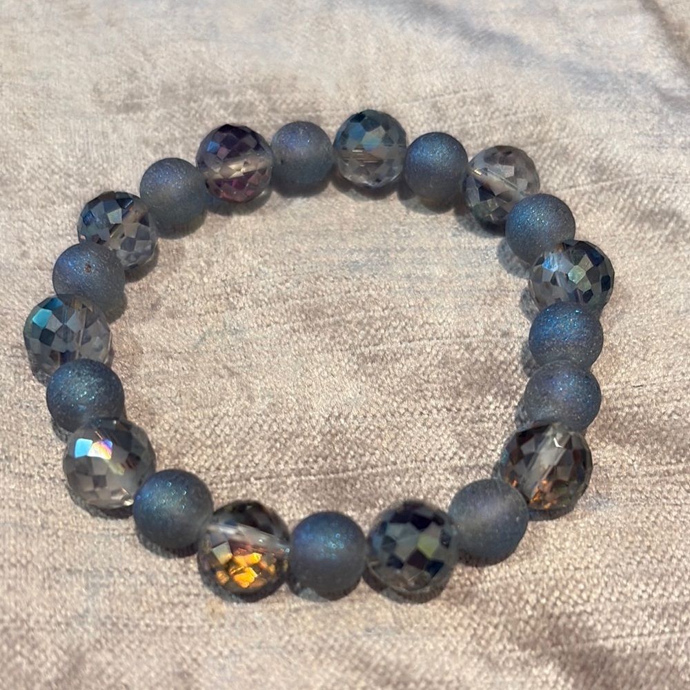 Gray Frosted Beaded Bracelet with Mystical Beaded Stretch 6-7”